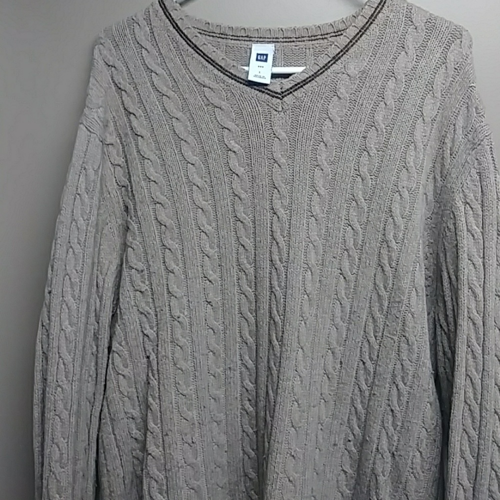 Gap V neck sweater